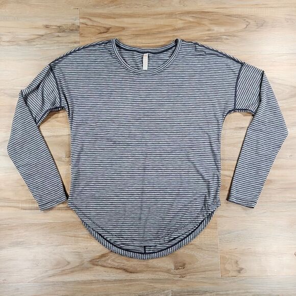 🔹️Lucy Gray & Blue Striped Long Sleeve Top Medium - Picture 1 of 8